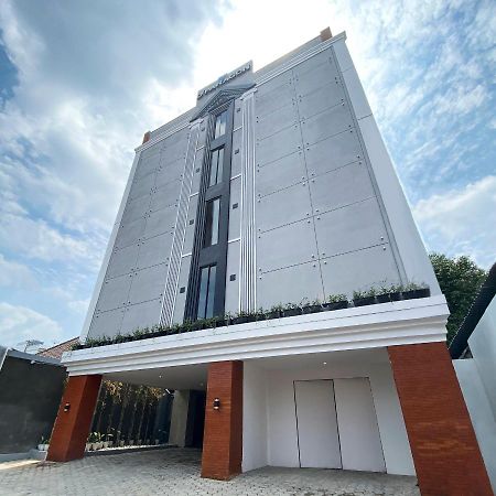 Dparagon Malioboro Yogyakarta Exterior photo